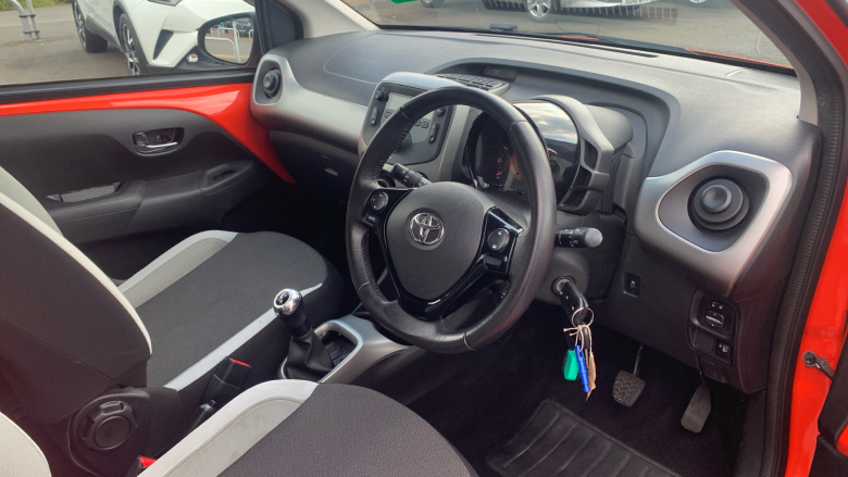 Toyota Aygo 1.0 VVT-i X-Play 5dr Petrol Hatchback